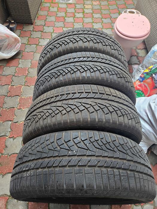 Зимни гуми  235/55 R19