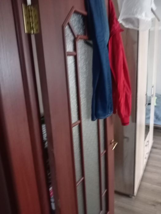 Продам двери межкомнатные и шкаф купэ
