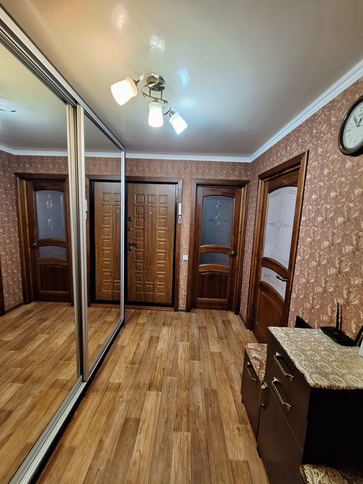 Продам 3 комнатную квартиру