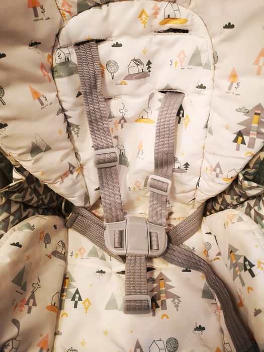 Scaunul de masă Mimzy Recline fără tava.