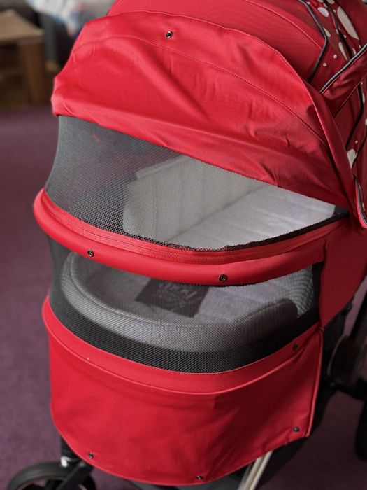 Cybex Priam Lux Jeremy Scott Red Dark Кош за новородено