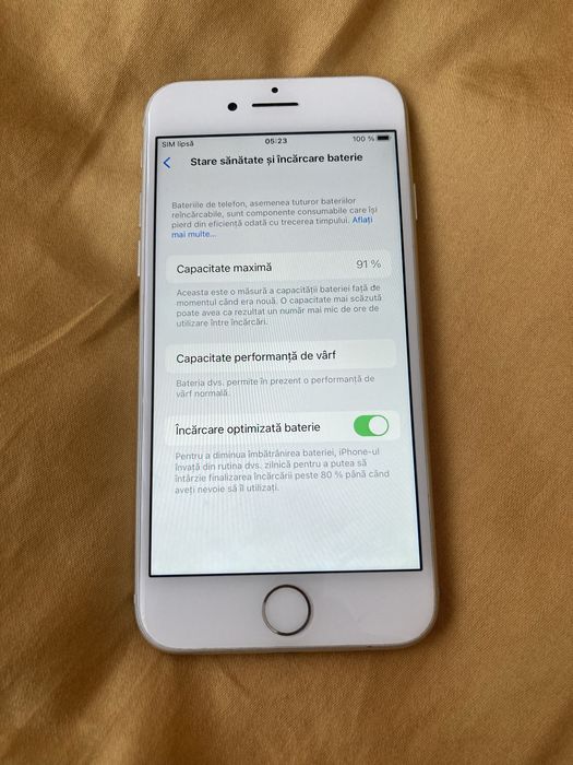 Iph.8. Alb Baterie 92% .iph 8 alb 64gb.baterie 92%