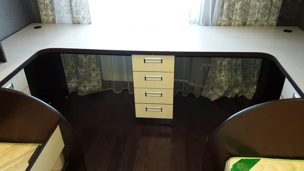 Продам б/у детский спальный гарнитур!