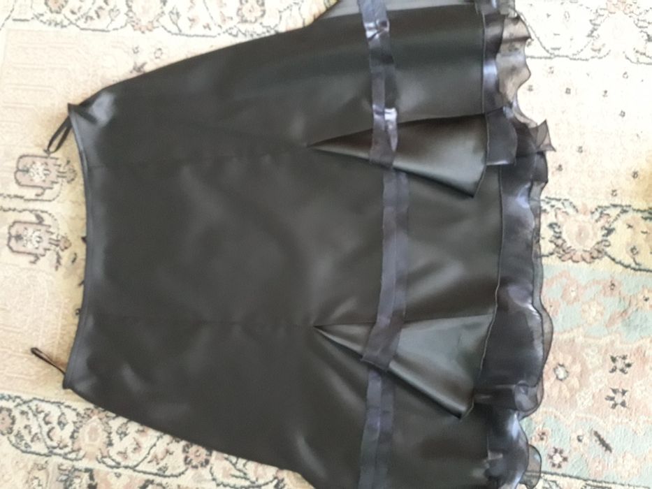 Fusta neagra eleganta