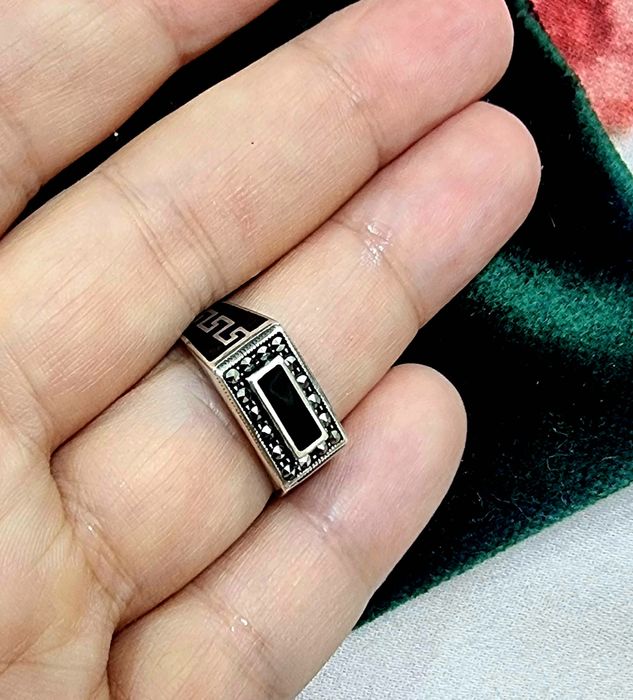 Kumush Uzuk va Zirak. B/u