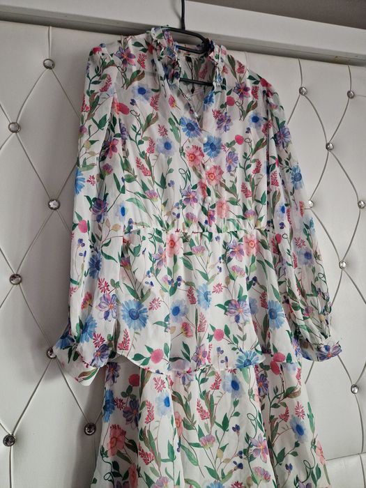 Rochie cu volane suprapuse