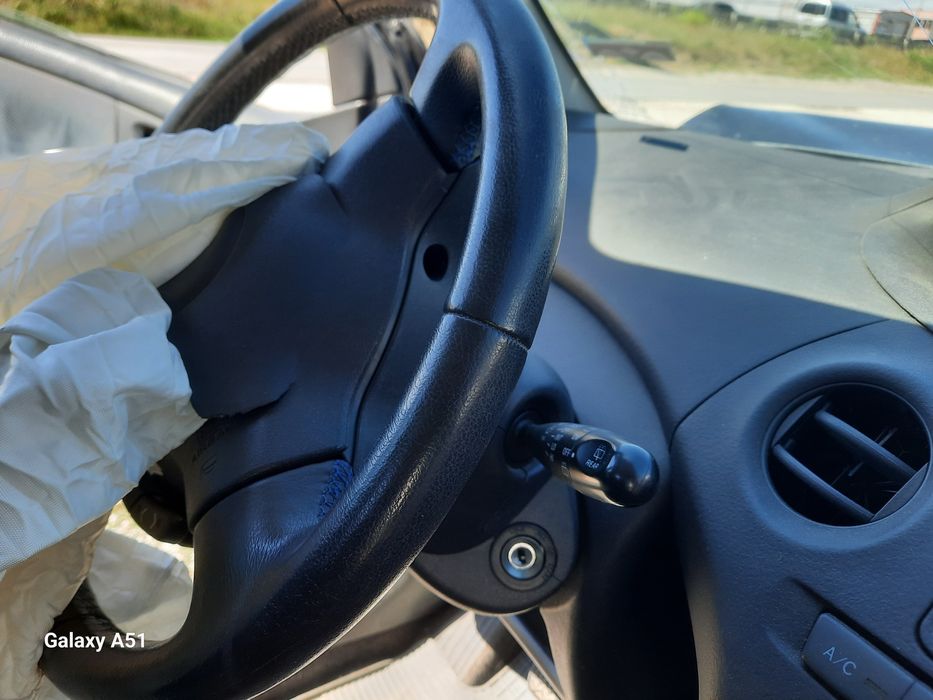 Тойота Ярис. Бензин. За части.