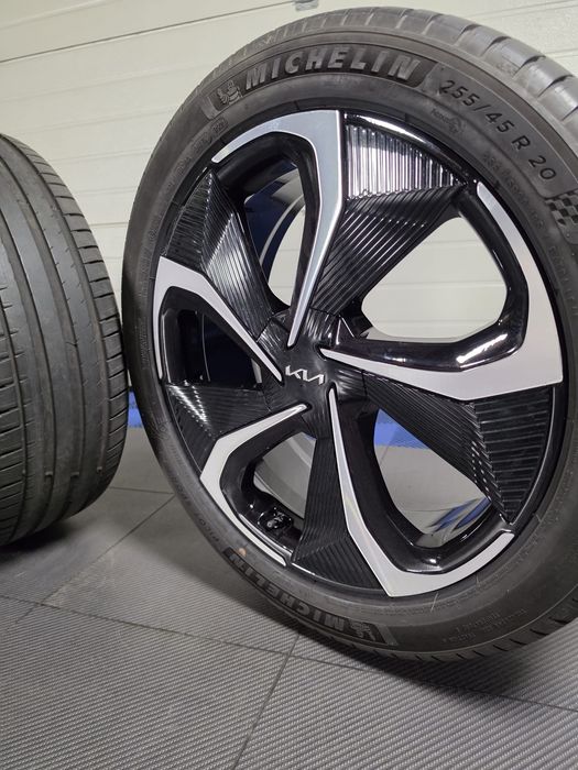 Оригинални 20" джанти Kia EV6 GT-Line + Michelin Pilot Sport EV 255/45 R20 OEM