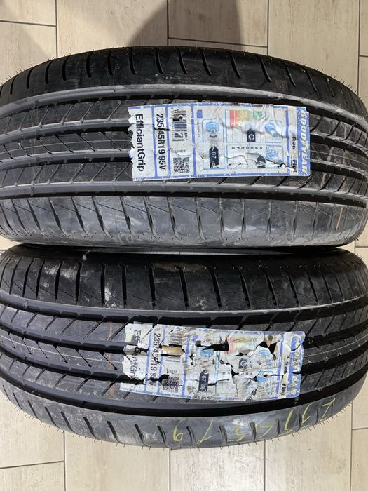 235 45 19 run flat noi