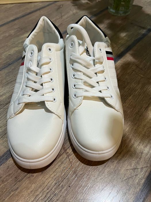 Мъжки бели кецове