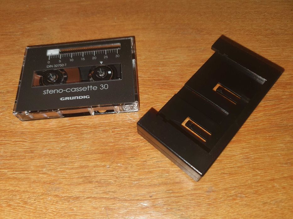 диктофон GRUNDIG stenorette 2020