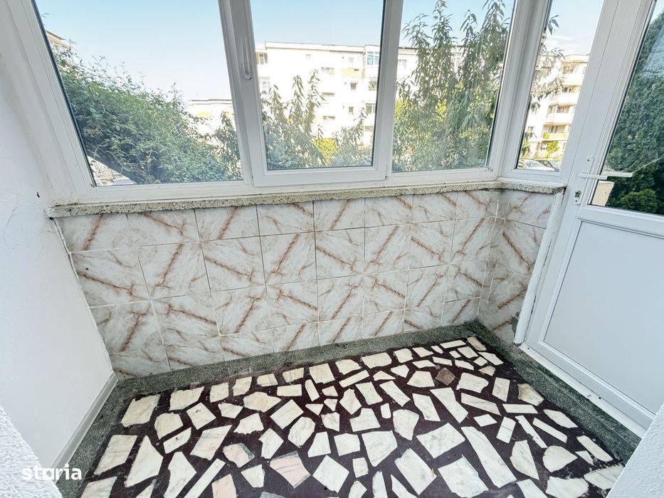Inchiriere / Vanzare Spatiu Comercial Mioveni, 2 intrari, 2 balcoane
