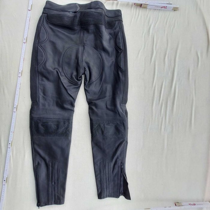 O sa vand pantaloni de piele pentru MOTO!!!
NOU! Germania!