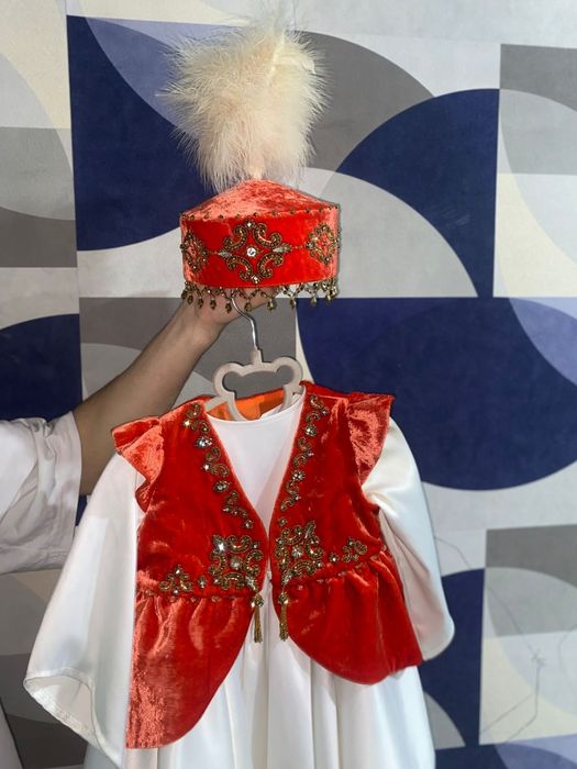 Кажекей с головным убором