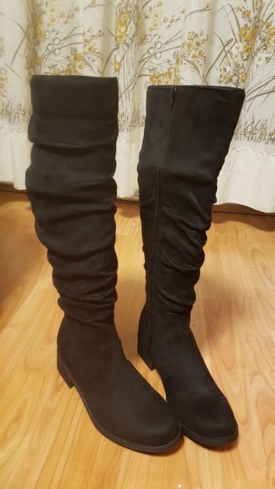 Дамски ботуши размер 39.