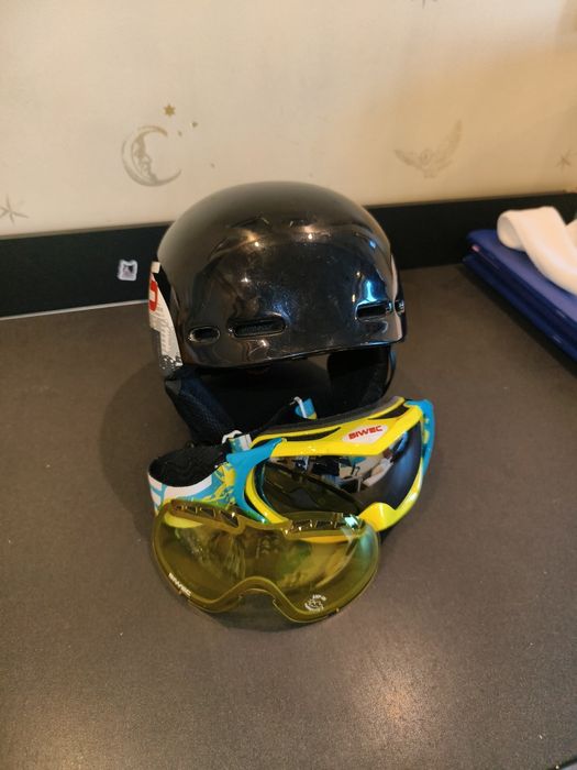 Горнолыжный шлем