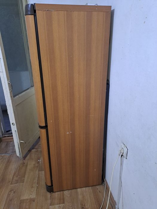 Холодильник indesit