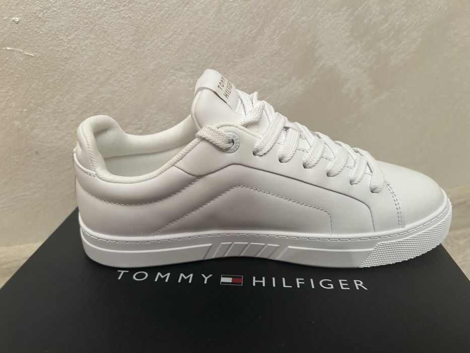 Нови кецове Tommy Hilfiger 38н