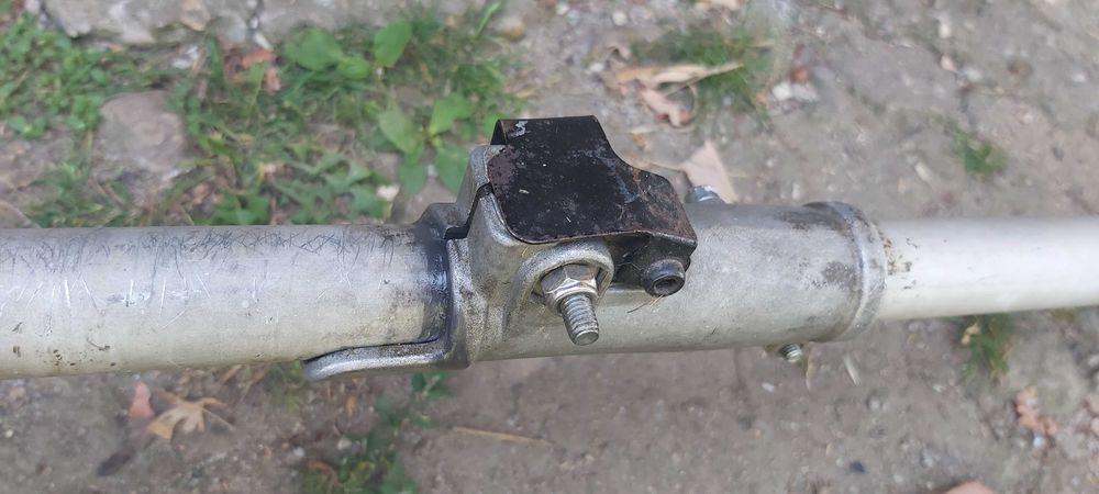 Motocoasă pe benzină 52cc, 2.2 kW – Tijă demontabilă | Puternică | Stare foarte bună