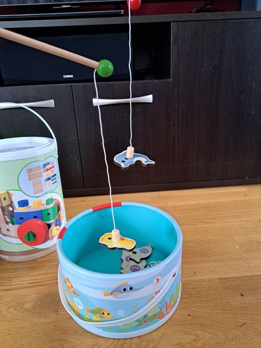 Кола за яздене и играчки