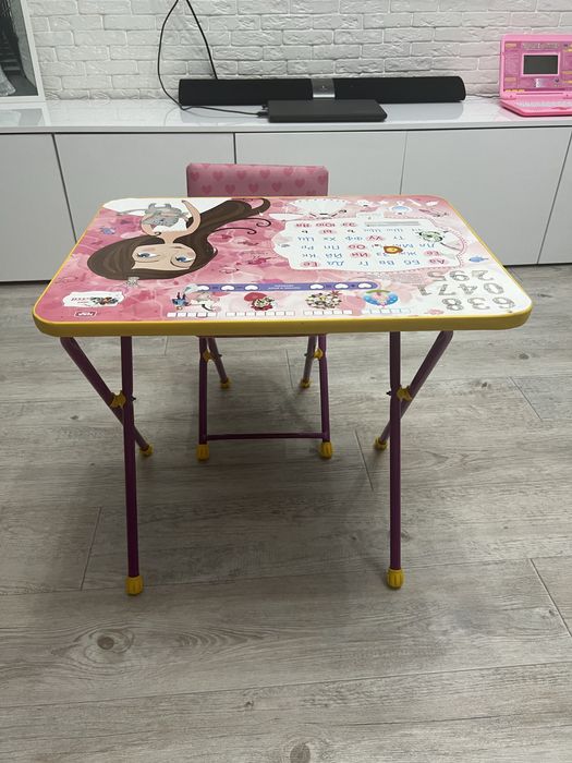 Стол со стулом