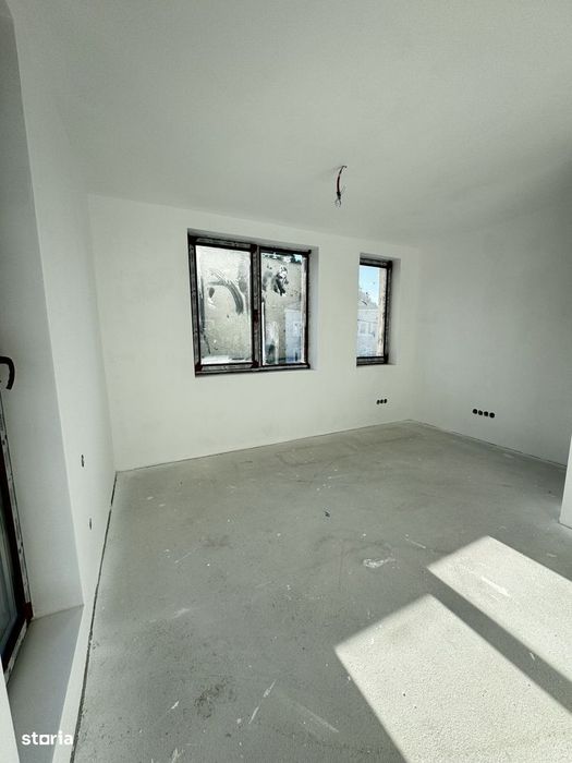 Casa individuala, 4 camere, 120 mp utili, teren liber 702 mp, Chinteni