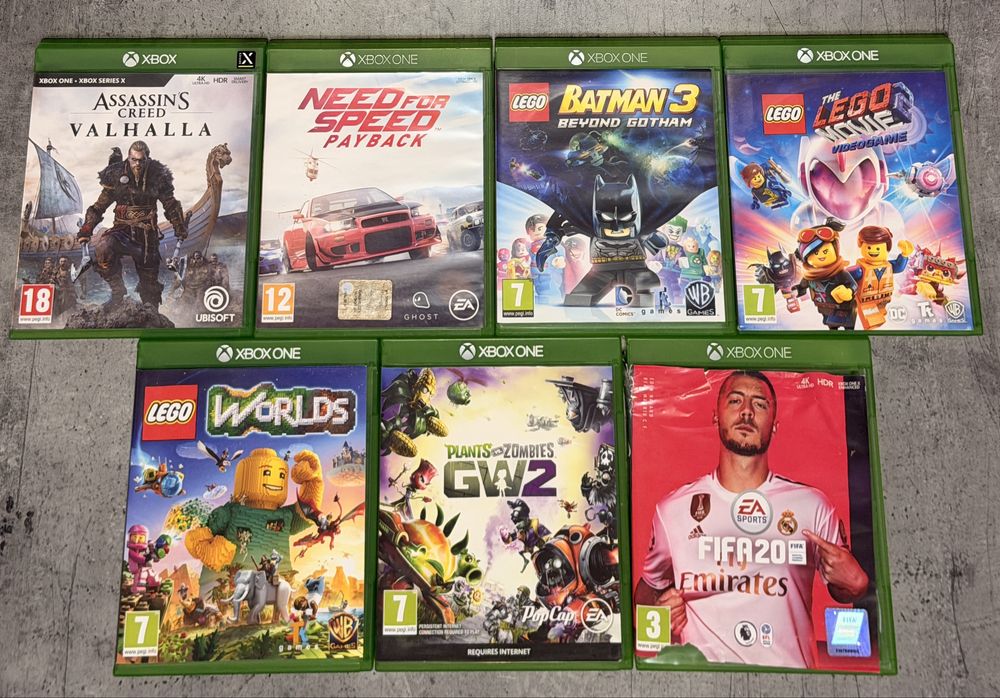 Xbox One 500GB Minecraft + doua joystick + 7 jocuri