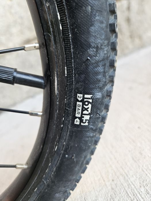 Btwin детски велосипед 16 инча за деца 4-6 години
ДЕТСКИ ВЕЛОСИПЕД 16Д