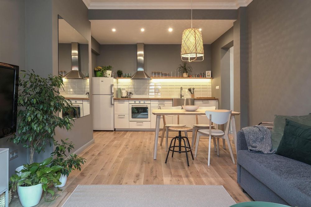 Дава се под наем Тристаен апартамент в София, Център - 78 кв.м за 1500 € - Снимка #3