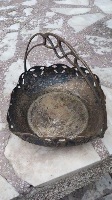 Посребрена бонбониера стил Арт Нуво