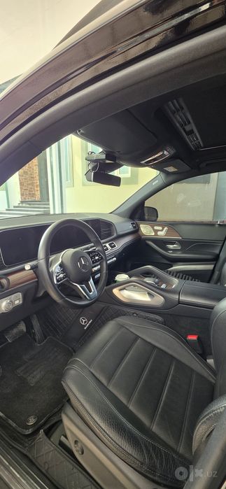 Mercedes-Benz GLS 450 sotiladi.