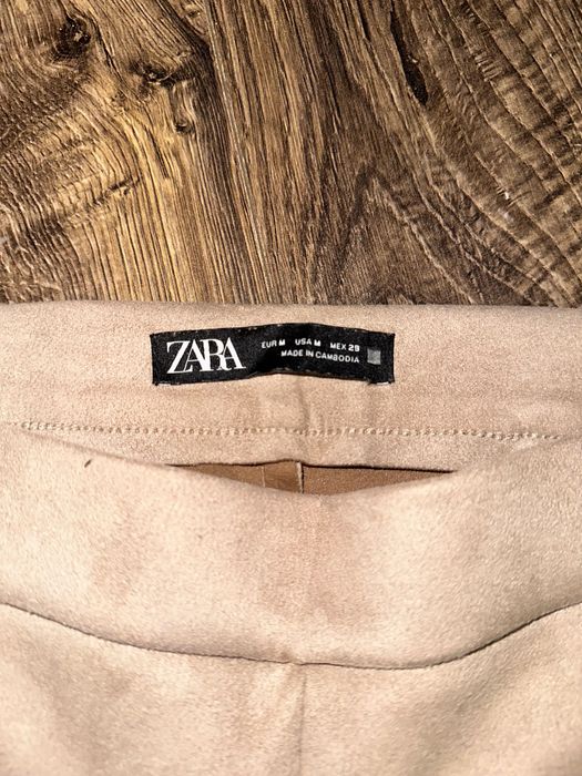 Pantaloni piele întoarsă Zara