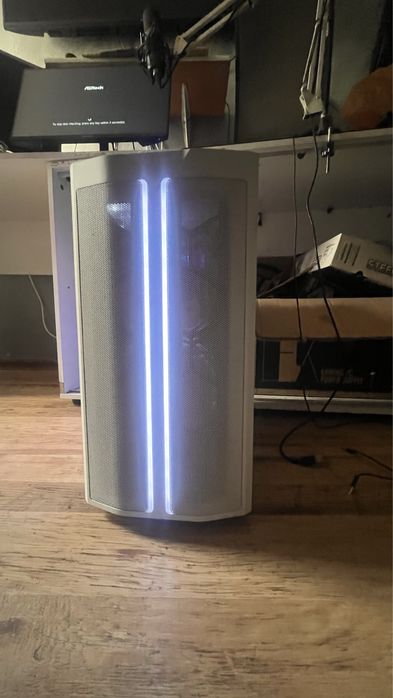 4060ti , Ryzen 9 5900x , 2TB SSD , 32RAM