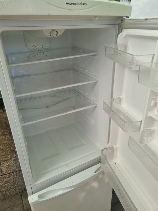Продаю холодильник