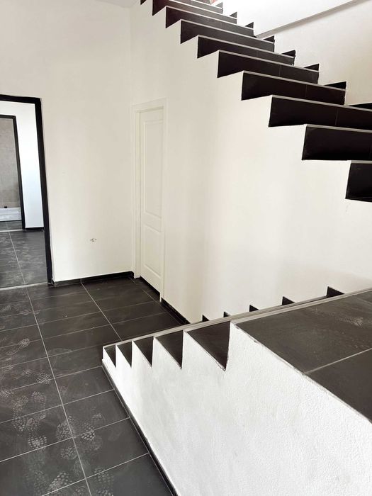 showroom / spațiu comercial 350 mp – Târgu Jiu, lângă RAR, Dedeman