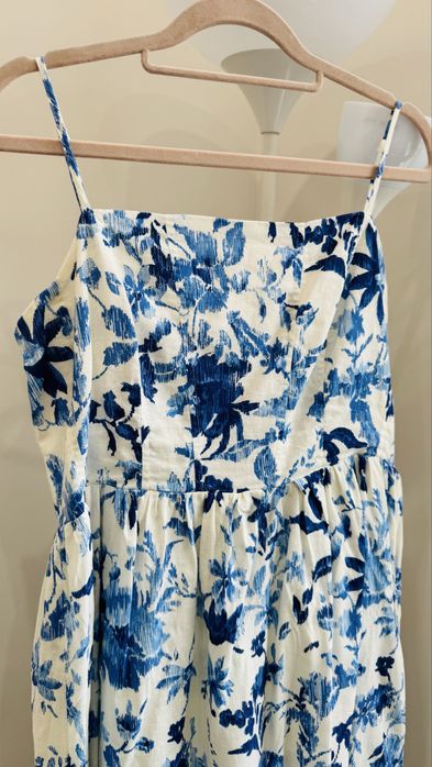 Продаются разные платья