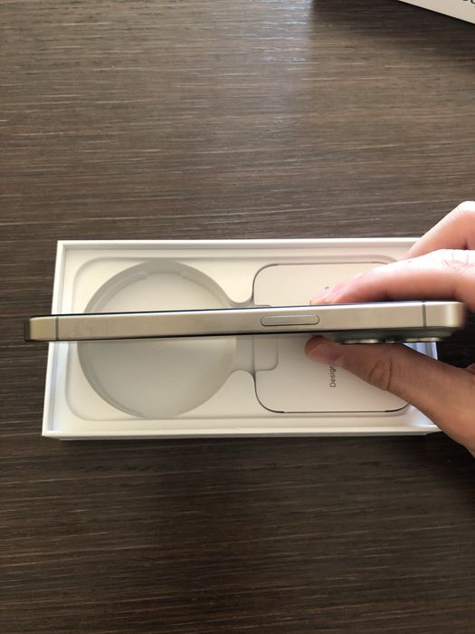 Iphone 15 pro 128gb natural titanium