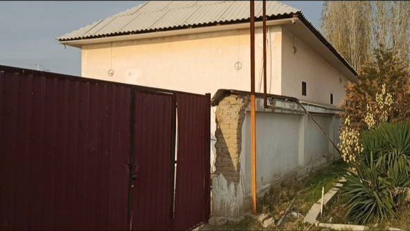 Товукхона ва Нотурар жой сотилади, 2 та товукхонаси бор