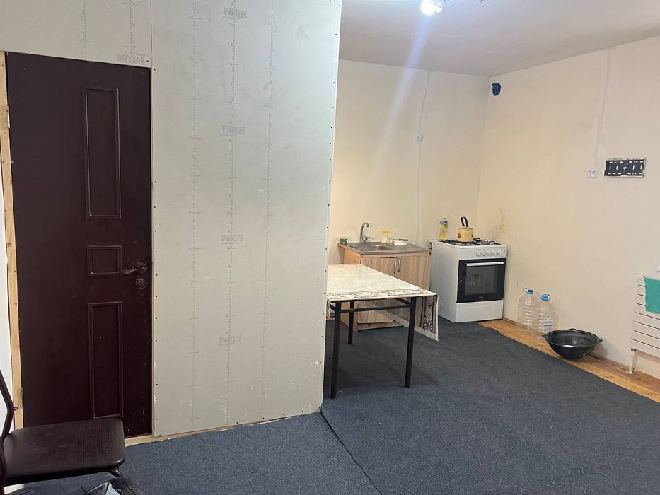 Uy sotiladi 2 sotixli