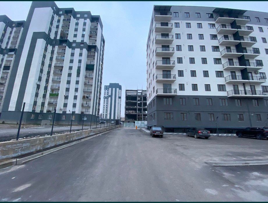 Chirchiq city novostroykada 1 xonali kv ijaraga beriladi