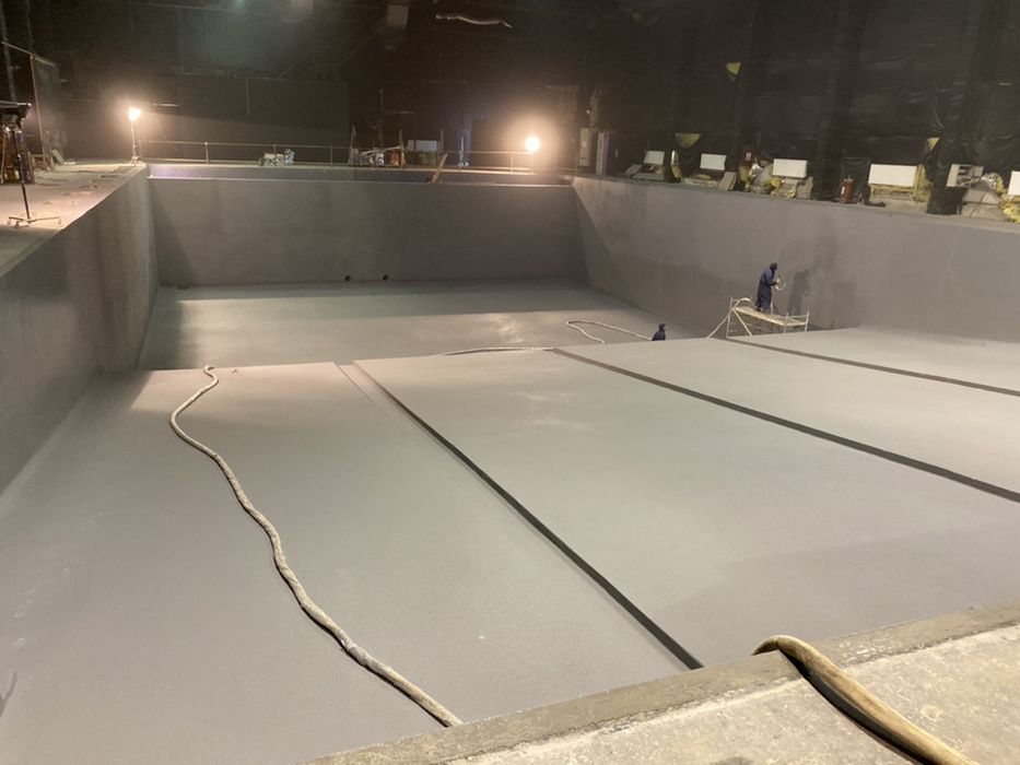 Izolatie spumă poliuretanica .Izolatii Mansarda Poduri Hale