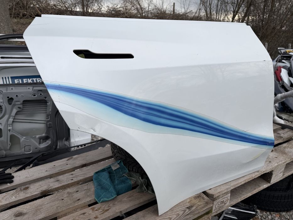 Врата Tesla Model Y