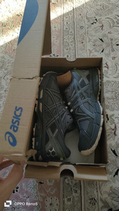 Продам красовка ASICS