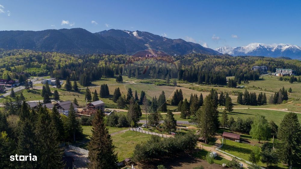 Poiana Brașov | teren cu panoramă largă către munți