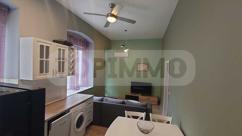 Дава се под наем Четиристаен апартамент в Варна, Център - 140 кв.м за 800 € - Снимка #1