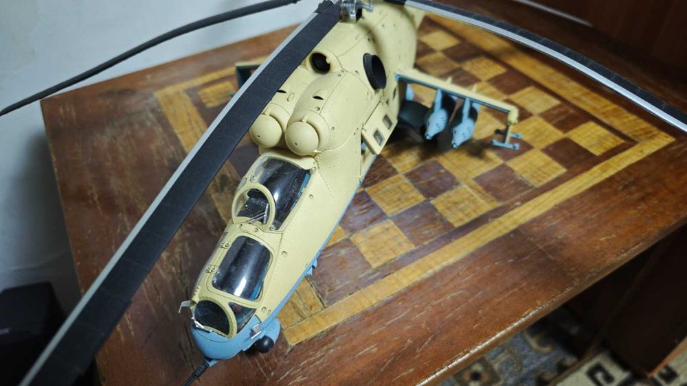 Elicopter de asalt MI-24V Eaglemoss  ASAMBLAT
