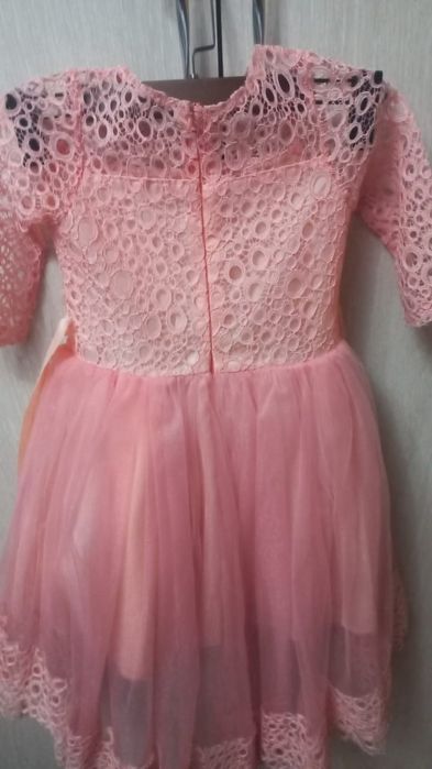 Продам детские платья