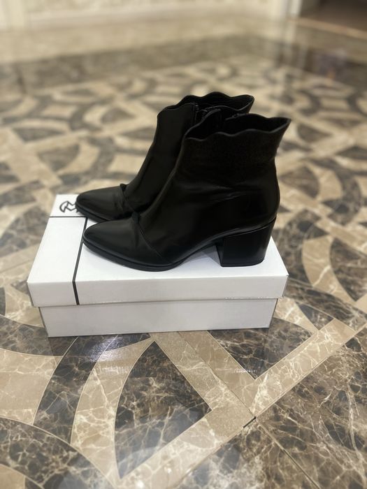 Продам ботильоны - казаки