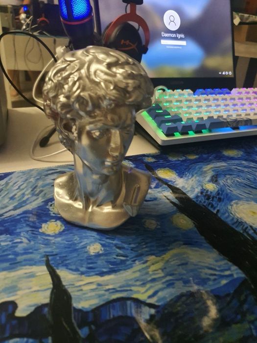 Гипсовая фигура Давид