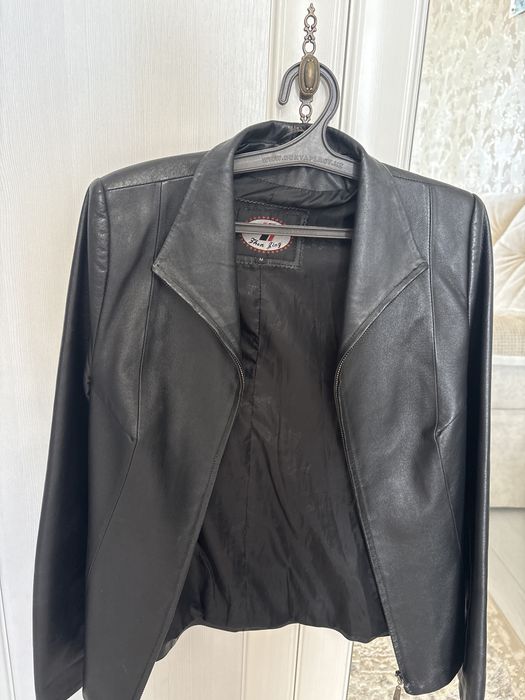 Продам кожанную куртку б/у 18000 т